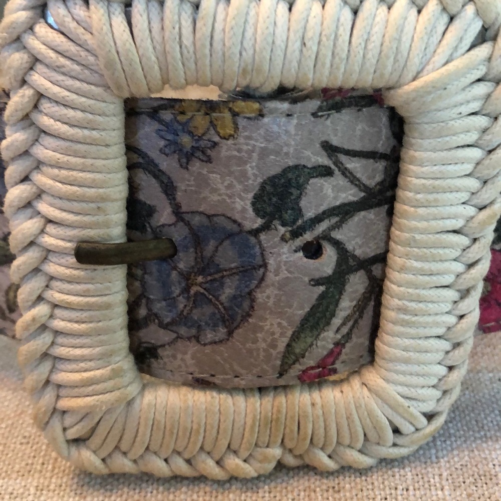 Floral belt - Picture 2 of 6